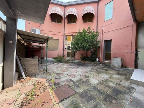 casa indipendente in vendita a Dolianova