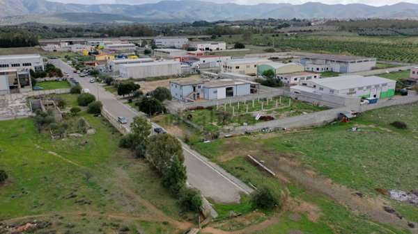 capannone in vendita a Dolianova