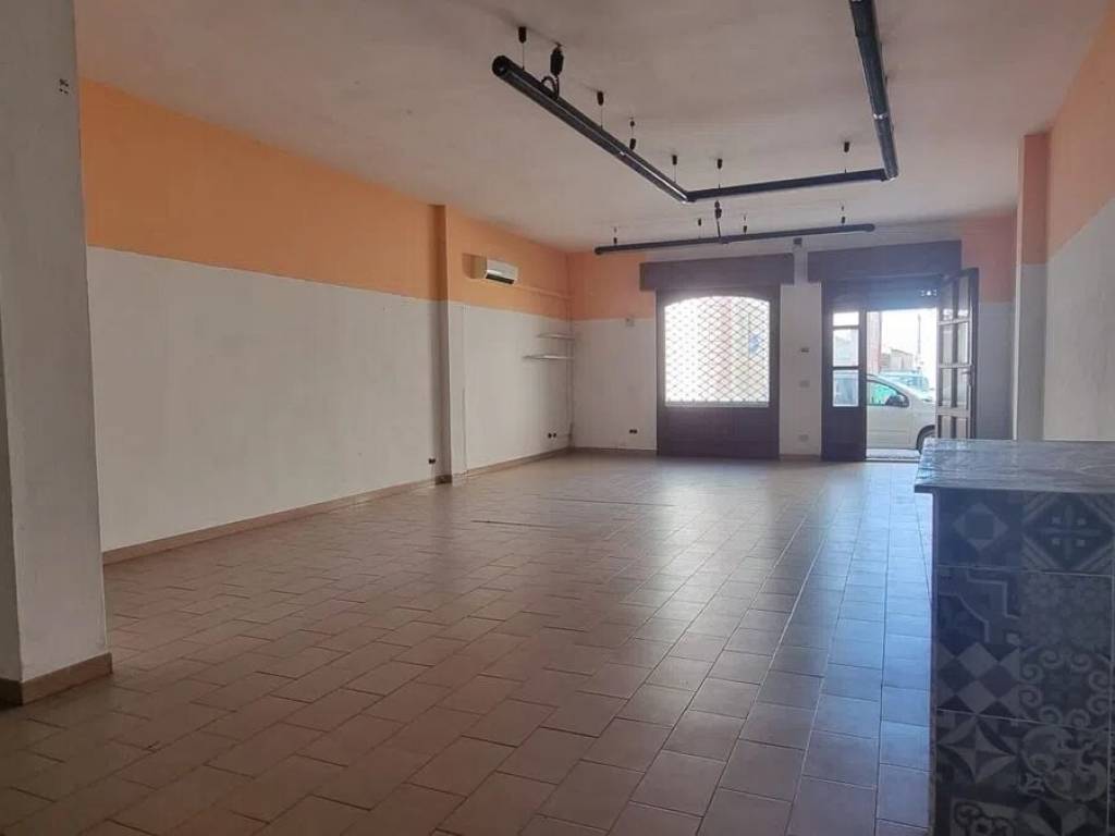 negozio in vendita a Dolianova