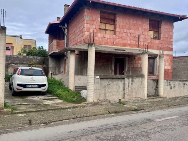 casa indipendente in vendita a Dolianova