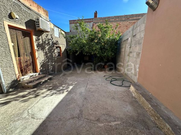 casa indipendente in vendita a Dolianova