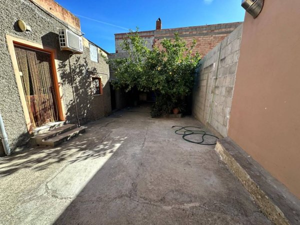 casa indipendente in vendita a Dolianova