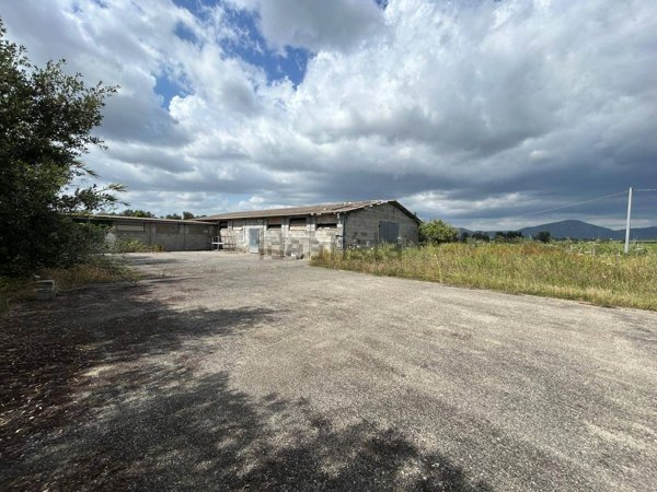 capannone in vendita a Dolianova