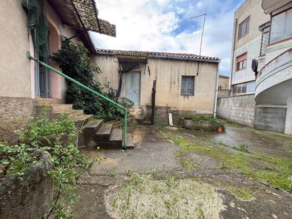 casa indipendente in vendita a Dolianova