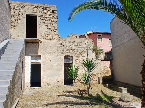 casa indipendente in vendita a Dolianova