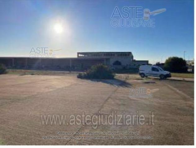 locale commerciale in vendita a Dolianova