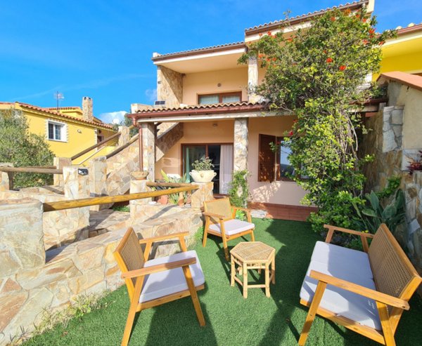 casa semindipendente in vendita a Domus de Maria in zona Chia