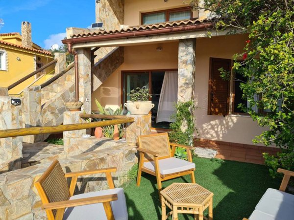 casa semindipendente in vendita a Domus de Maria in zona Chia