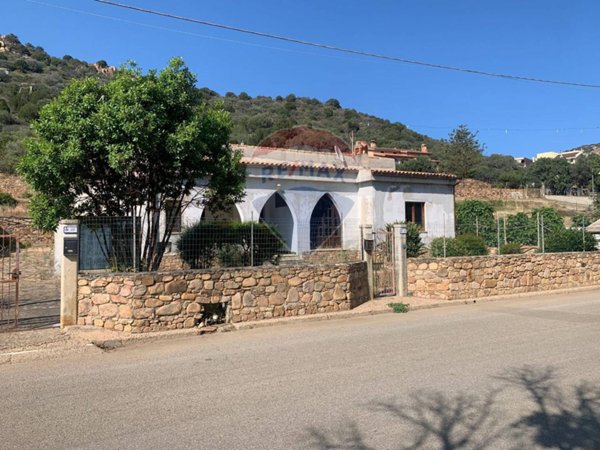 casa indipendente in vendita a Domus de Maria in zona Chia