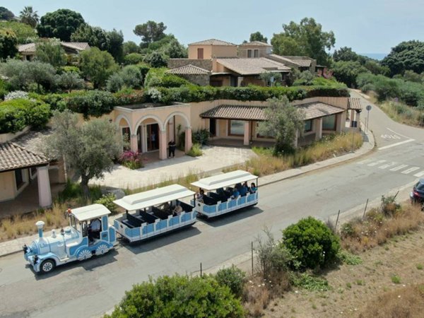 negozio in vendita a Domus de Maria in zona Chia
