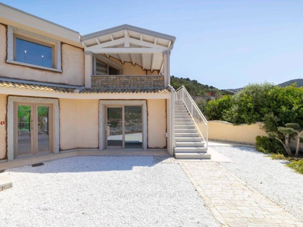 casa indipendente in vendita a Domus de Maria in zona Chia