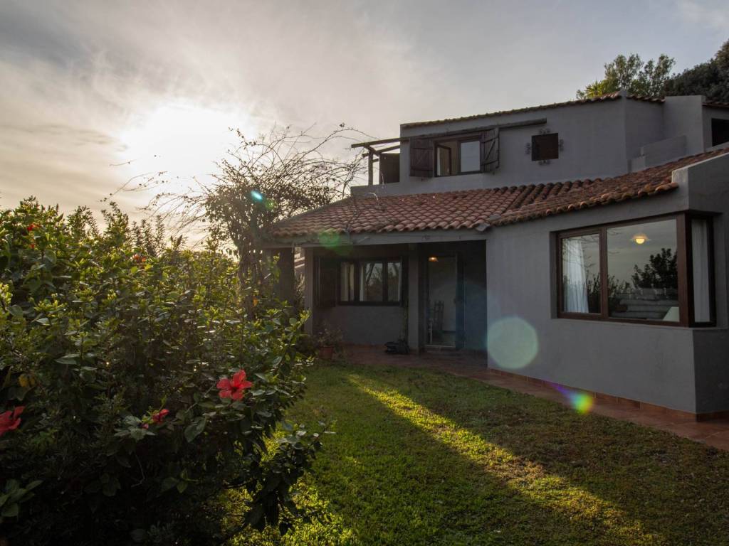 casa indipendente in vendita a Domus de Maria in zona Chia