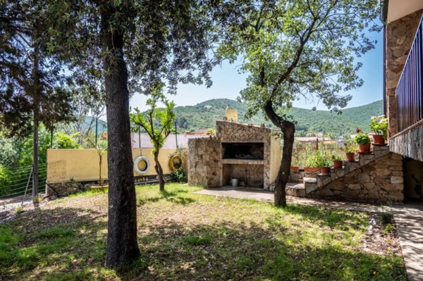 casa indipendente in vendita a Domus de Maria in zona Chia