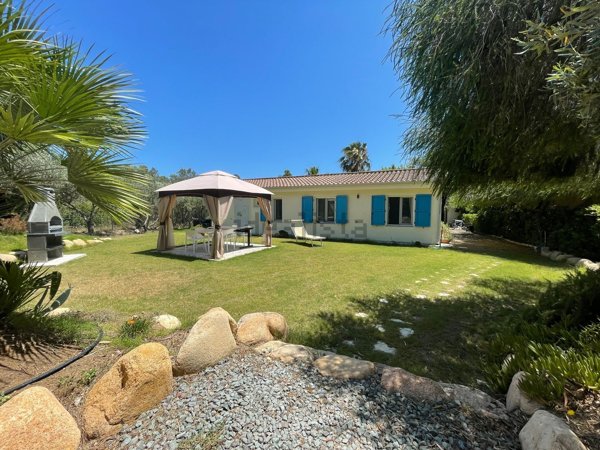 casa indipendente in vendita a Domus de Maria in zona Chia