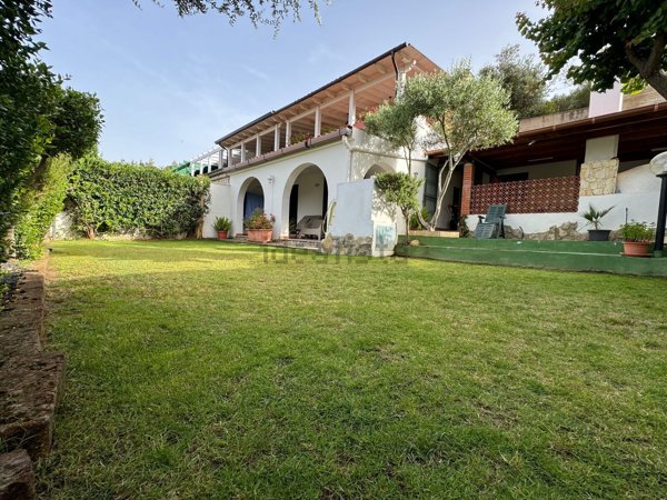 casa indipendente in vendita a Domus de Maria