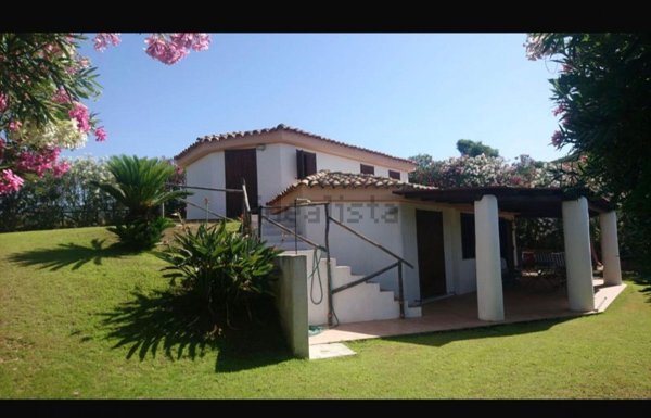 casa indipendente in vendita a Domus de Maria in zona Chia