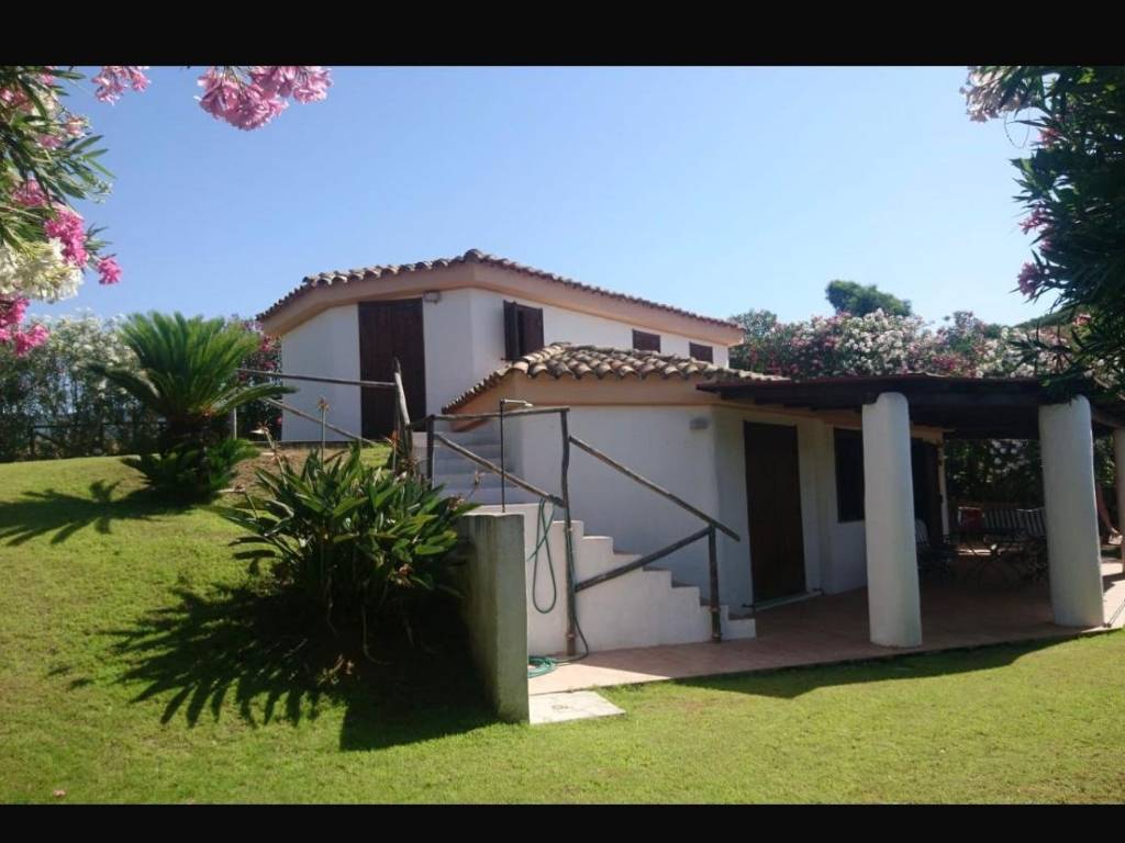 casa indipendente in vendita a Domus de Maria in zona Chia