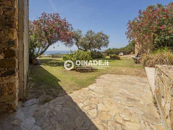 casa indipendente in vendita a Domus de Maria in zona Chia