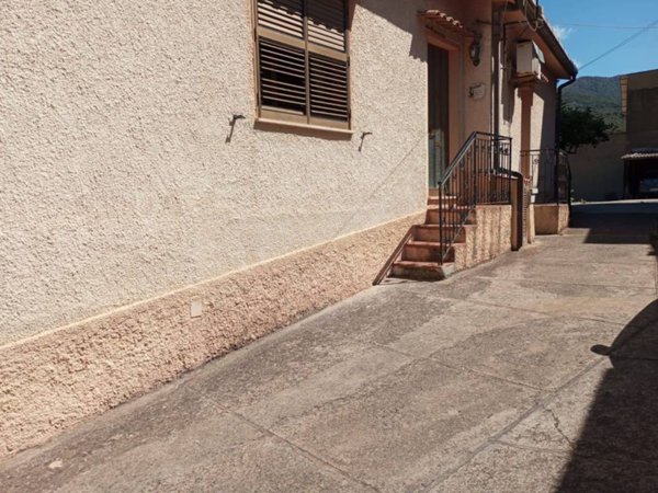 casa indipendente in vendita a Fluminimaggiore