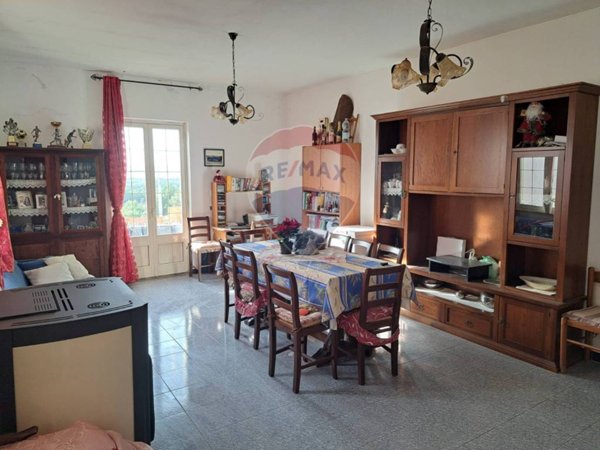 appartamento in vendita a Giba in zona Villarios