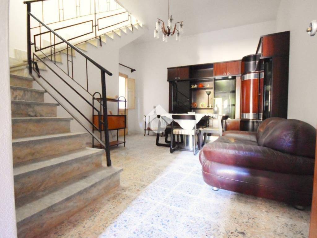 pentavano in vendita a Giba