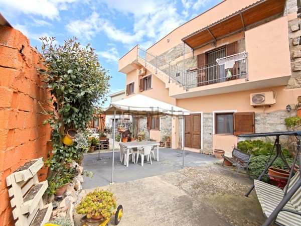casa indipendente in vendita a Giba