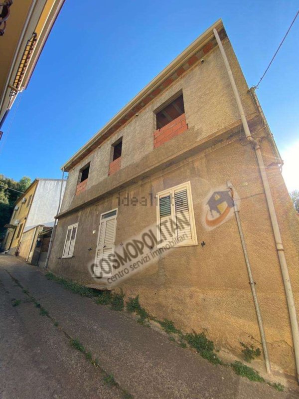 casa indipendente in vendita a Gonnosfanadiga