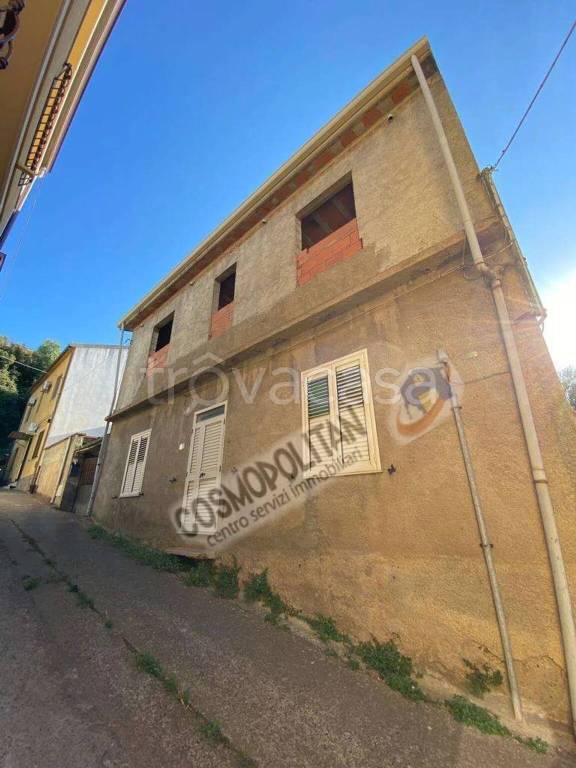 casa indipendente in vendita a Gonnosfanadiga