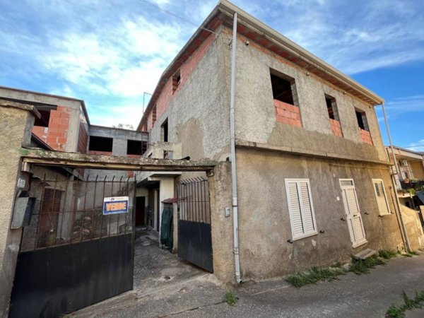 casa indipendente in vendita a Gonnosfanadiga
