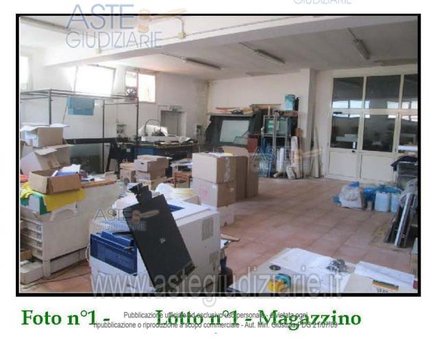 locale commerciale in vendita a Guspini