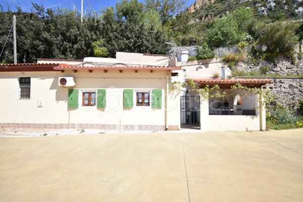 casa indipendente in vendita ad Iglesias in zona Masua