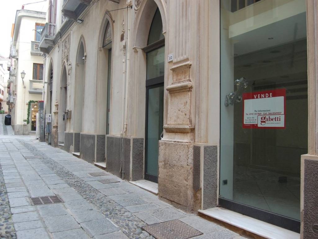 locale commerciale in vendita ad Iglesias