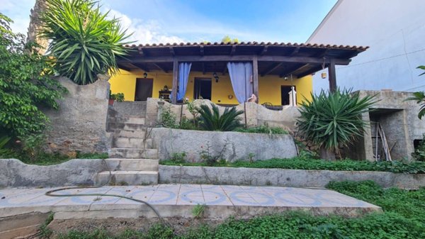 casa indipendente in vendita ad Iglesias in zona Nebida