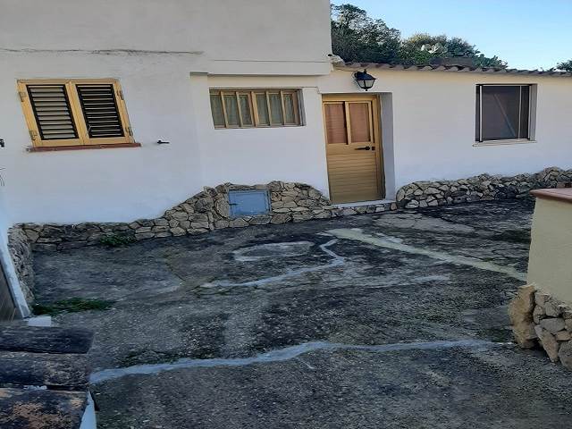 appartamento in vendita ad Iglesias in zona Nebida