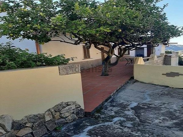 appartamento in vendita ad Iglesias in zona Nebida