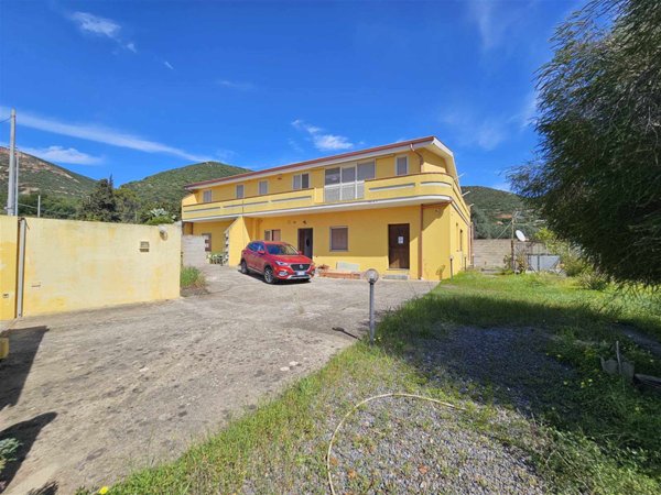 casa indipendente in vendita ad Iglesias in zona Bindua