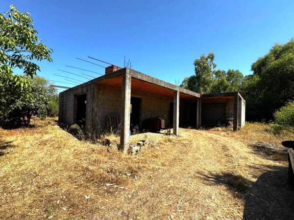 casa indipendente in vendita ad Iglesias in zona San Benedetto