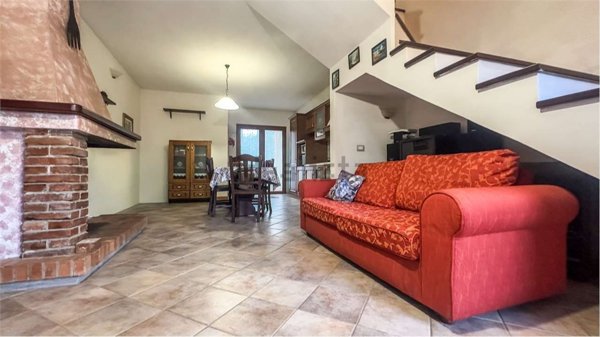 casa indipendente in vendita ad Iglesias in zona Bindua