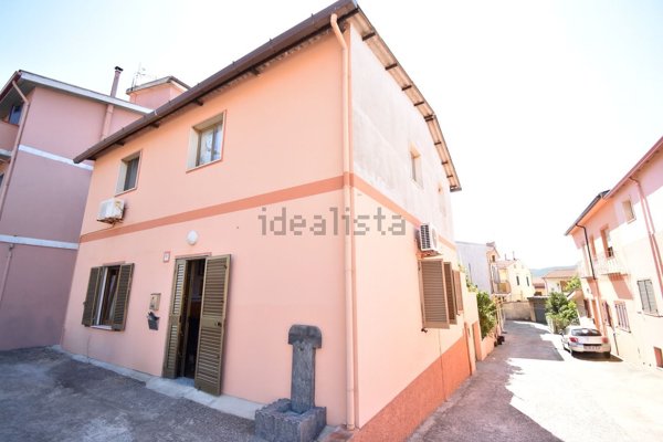 casa indipendente in vendita ad Iglesias in zona Monteponi