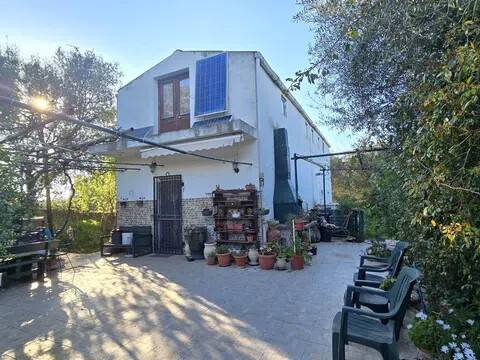 casa indipendente in vendita ad Iglesias in zona Corongiu