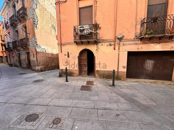 locale commerciale in vendita ad Iglesias