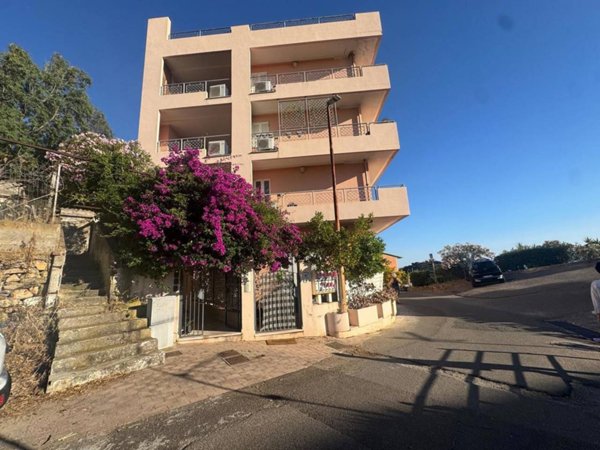 appartamento in vendita ad Iglesias in zona Nebida