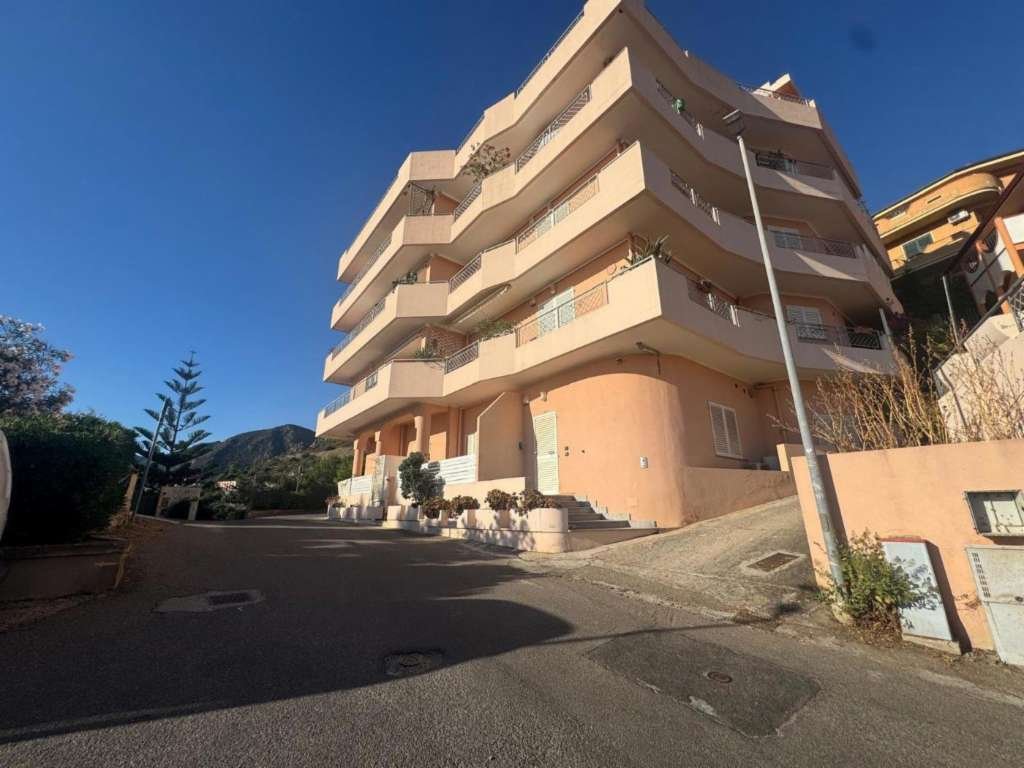 appartamento in vendita ad Iglesias in zona Nebida