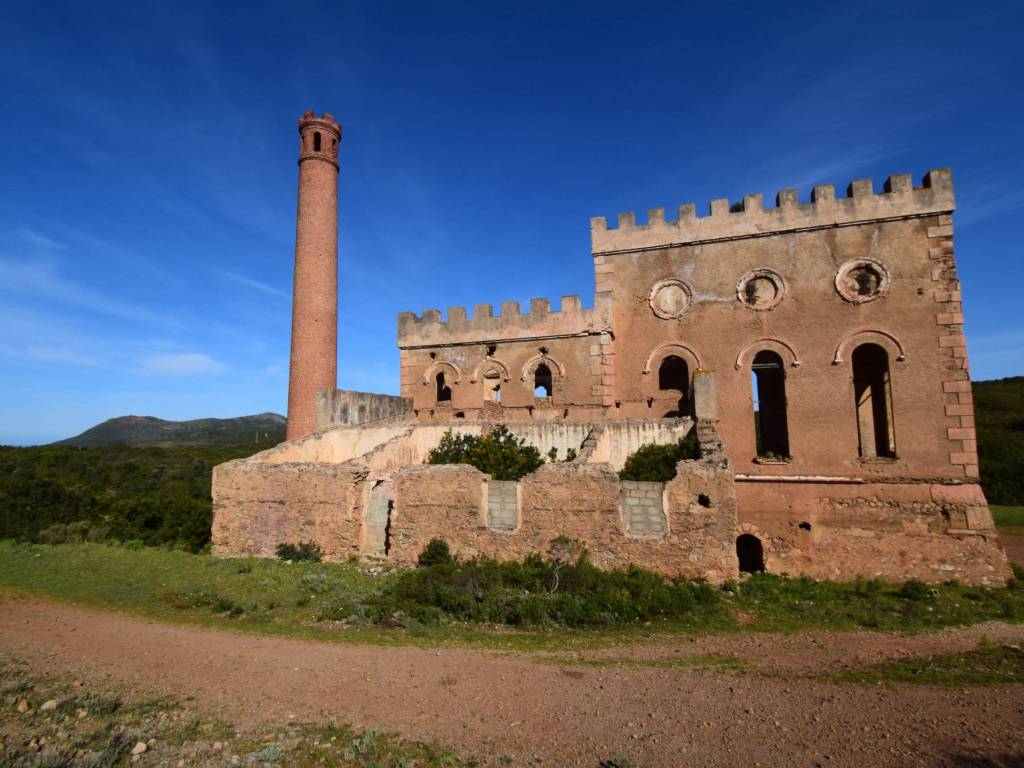 casa indipendente in vendita ad Iglesias in zona San Benedetto