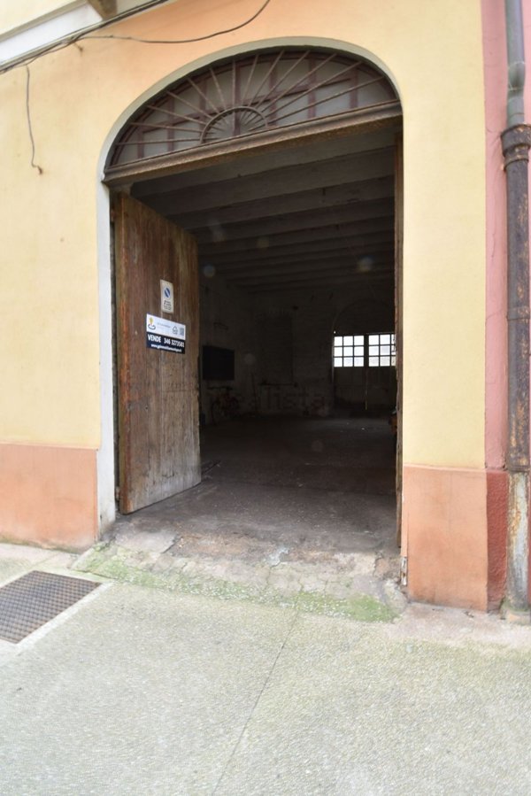 locale commerciale in vendita ad Iglesias