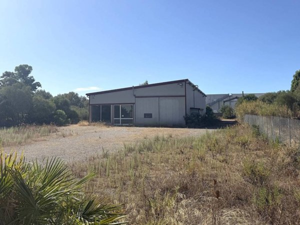 locale commerciale in vendita ad Iglesias