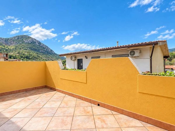 casa indipendente in vendita ad Iglesias in zona Bindua