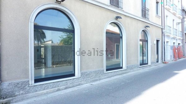 locale commerciale in vendita ad Isili