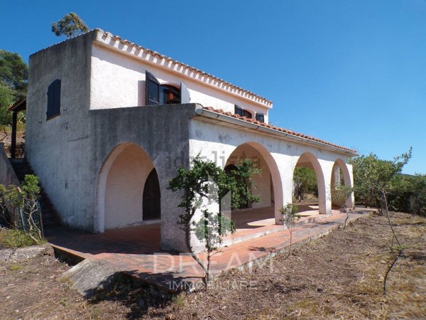 casa indipendente in vendita ad Isili