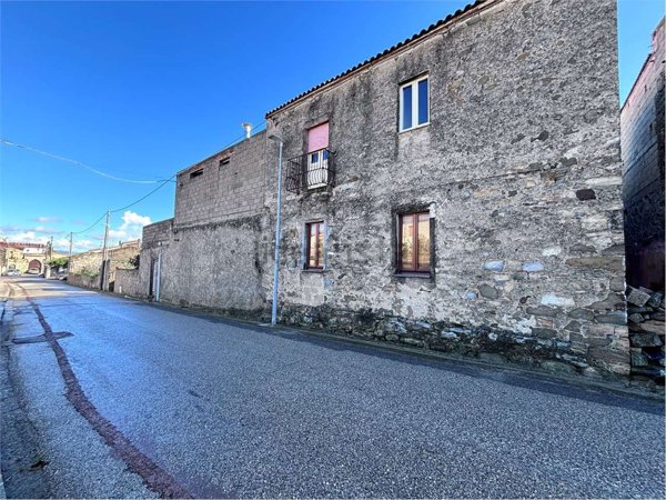 casa indipendente in vendita a Lunamatrona